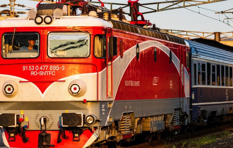Mecanicul de tren care a produs incidentul feroviar de la Lotru era de 52 de ore pe locomotivă