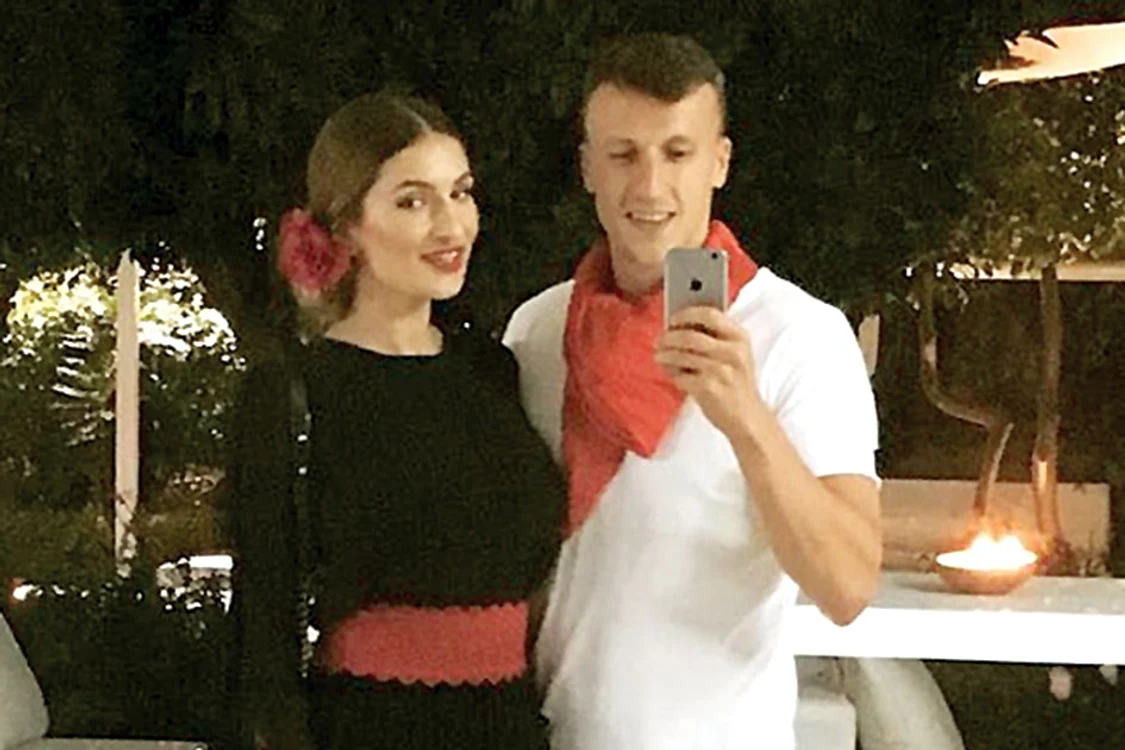 
    Vlad şi Sabrina Chiricheş au petrecut la finalul săptămânii pe ritmuri spanioleFOTO: Arhivă personală  