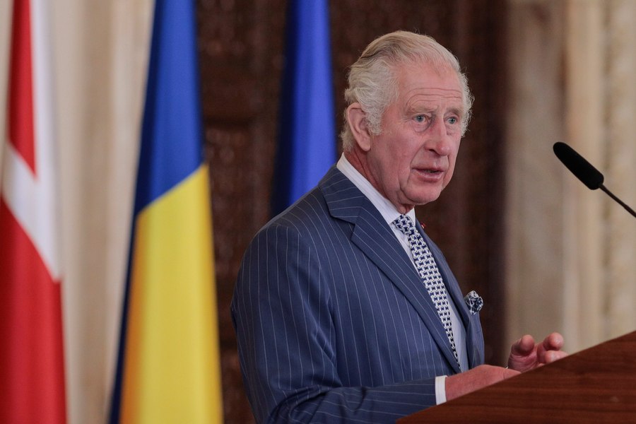 Regele Charles al III-lea și moștenirea cavalerească din spațiul românesc. Analiza unui istoric român