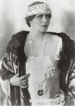 Regina Maria și celebrul ei safir. FOTO: Casa Regală