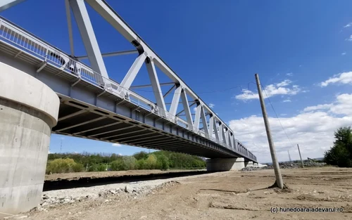 pod feroviar burjuc raul mures foto daniel guta adevarul