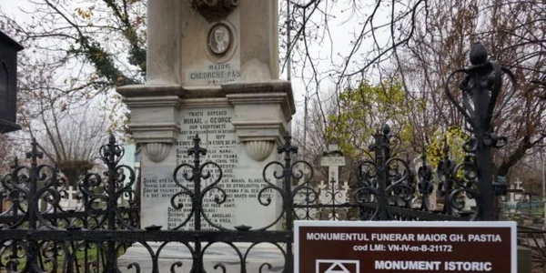 monument funerar pastia