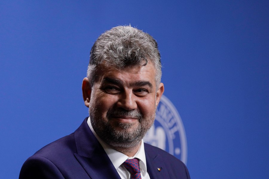 Ciolacu, baie de mulțime la Constanța. Premierul a participat la Ziua Marinei Române