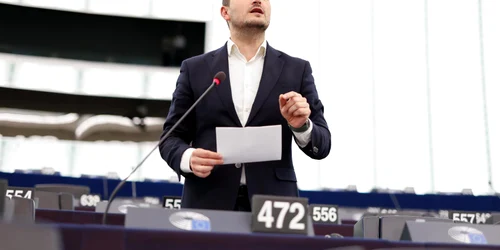 stefanuta pe facebook jpg