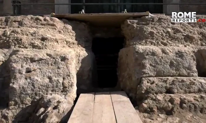  Arheologii italieni au prezentat public posibilul mormânt al lui Romulus / VIDEO jpeg