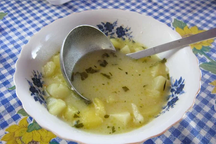 
    Supă de cartofi  