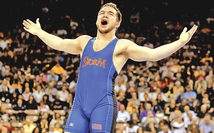 Chas se dedică webului