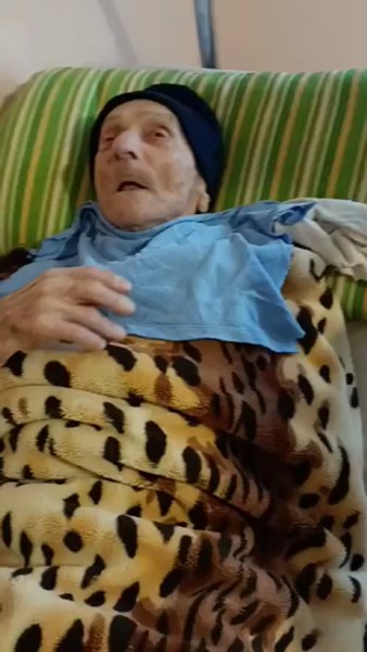 Românul care a ajuns la 111 ani. Ce aliment neobișnuit mănâncă cel mai în bătrân veteran de război din lume VIDEO