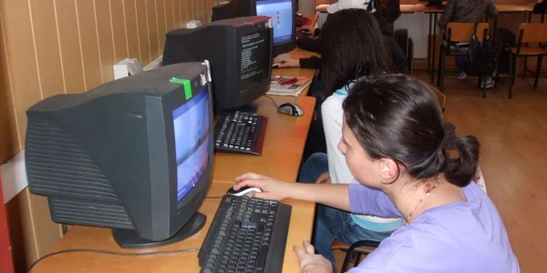 Funcţionarii publici pot urma cursuri în domeniul achiziţiilor publice