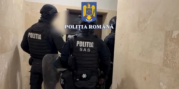 Percheziții la un bărbat acuzat de încălcarea ordinului de protecție Foto Poliția Română jpg