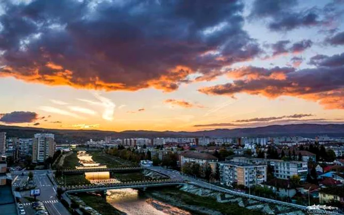 Vâlcea Râul Olăneşti străbate municipiul Râmnicu Vâlcea Foto Cătălin Vezetiu