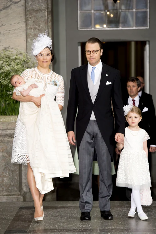 printesa victoria si familia hepta 2436533 jpg jpeg