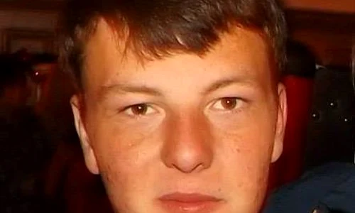 A fost bătut crunt și lăsat în stare de inconștiență pe asfaltul parcării magazinului jpeg