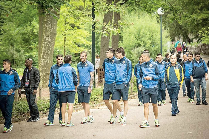 Componenţii naţionalei României, la plimbarea de ieri, din parc