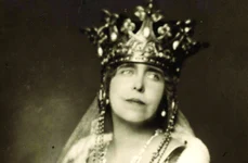 Coroana Reginei Maria, inspirată din estetica medievală bizantină