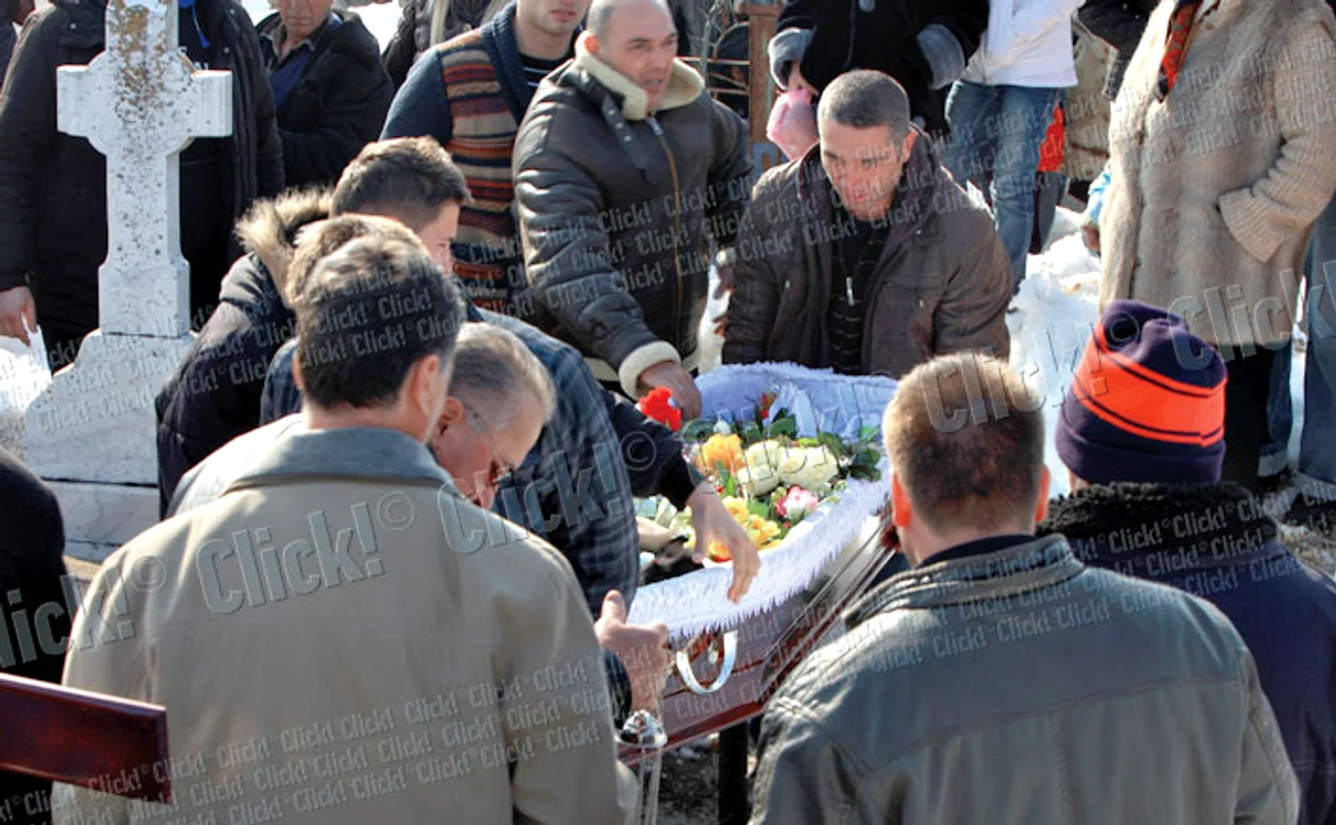 Florina, soţia  criminalului, a fost  înmormântată joi