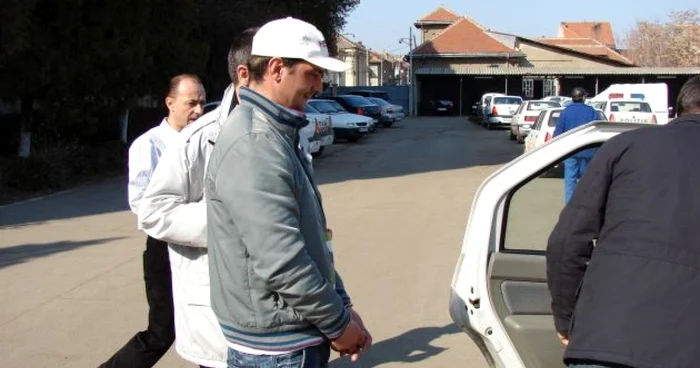 Bărbatul face parte din gruparea de hoţi specializată în furatul bijuteriilor