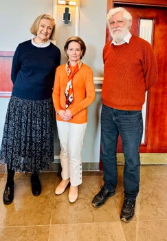 Principesa Sofia cu Joanna Onyszkiewicz și pe Krzysztof Jaraczewski, nepoții mareșalului Józef Piłsudski. FOTO: Casa Regală