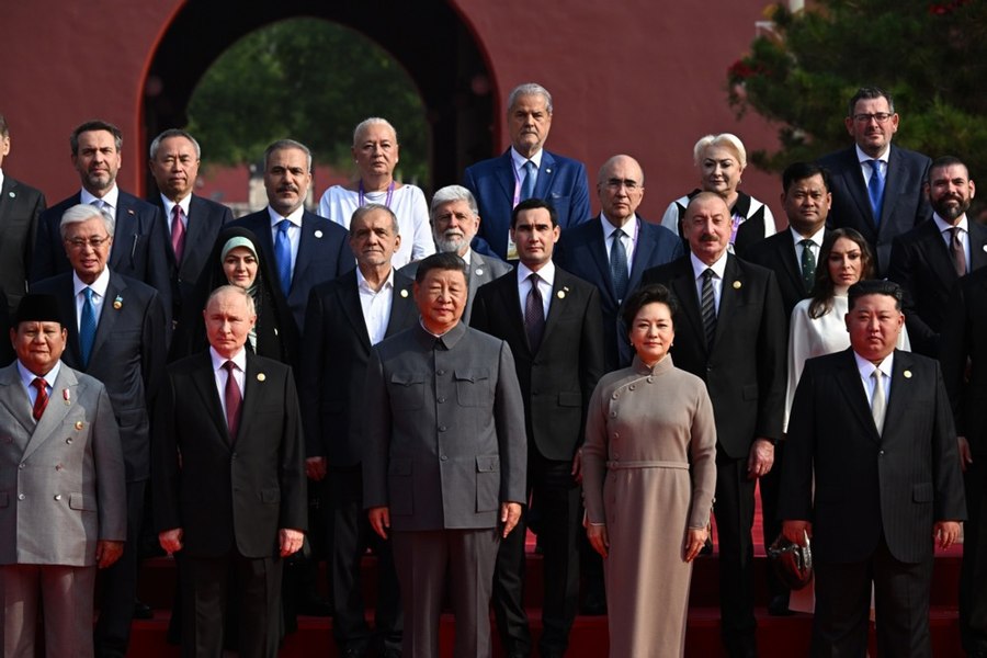 România, în spatele Chinei și Rusiei la o paradă militară care marchează „o amenințare pentru lumea occidentală”