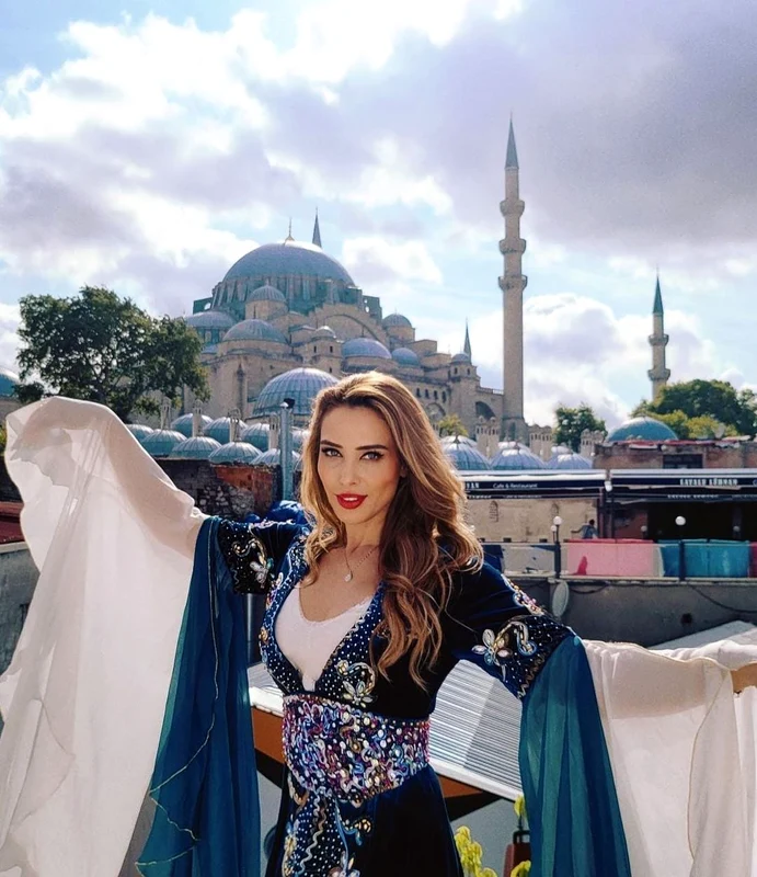 iulia vantur jpg