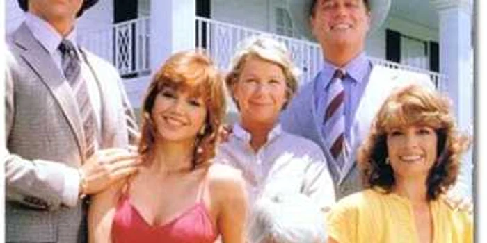 Studiourile Warner Bros vor să realizeze o continuare a serialului "Dallas"