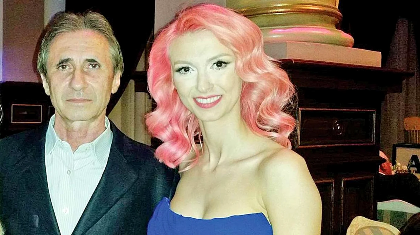 
    Andreea Bălan și tatăl ei, Săndel Bălanfoto: arhivă personală  