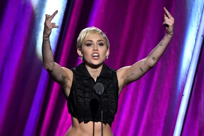 
    Cântăreaţa nu mai şochează pe nimeni cu pozele pe care şi le faceFoto: Instagram/ Miley Cyrus  