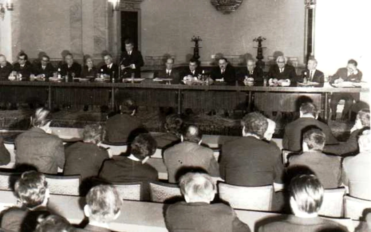 Întâlnirea oamenilor de ştiinţă, artă şi cultură cu Nicolae Ceauşescu, în februarie 1971. FOTOTECA ONLINE