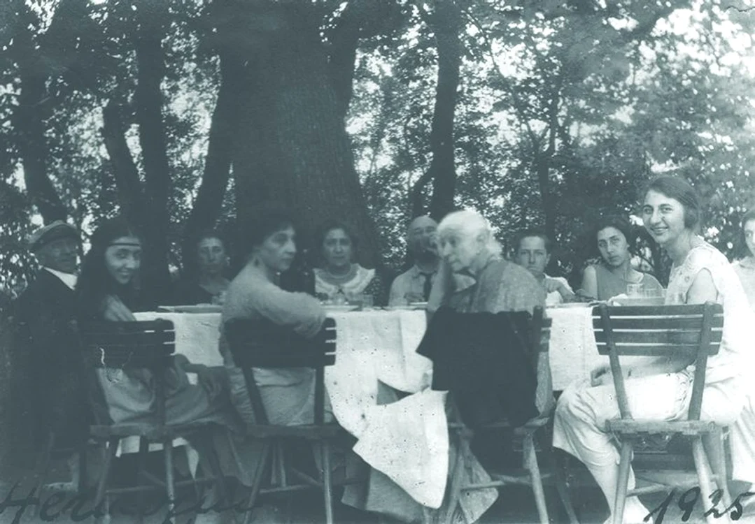 O masă la Hermeziu în 1925 