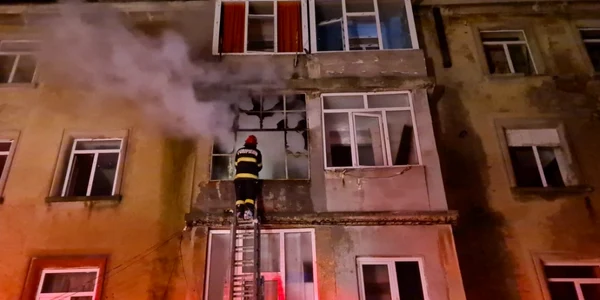 Incendiu bloc Medgidia FOTO ISU 