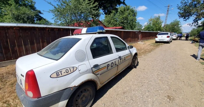 Poliţiştii au reţinut pe cei doi agresori FOTO btonline.ro