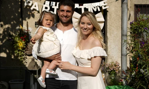 24 laura cosoi fetita rita cosmin curticapean petrecere de mot 1 an 12 jpg jpeg