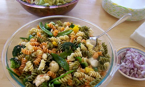 salata paste ardei, broccoli fasole verde jpeg
