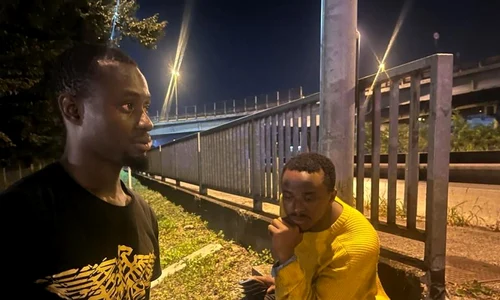 imigranti eroi foto twitter jpg