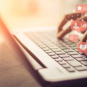 Tastatura retea sociala internet FOTO Shutterstock