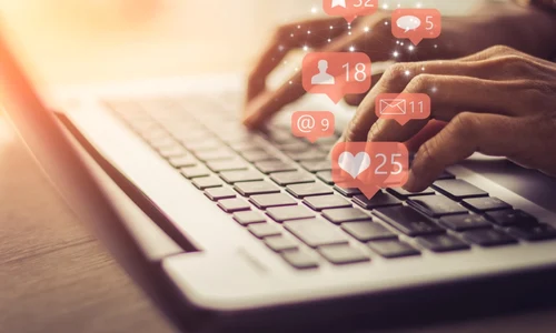 Tastatura retea sociala internet FOTO Shutterstock