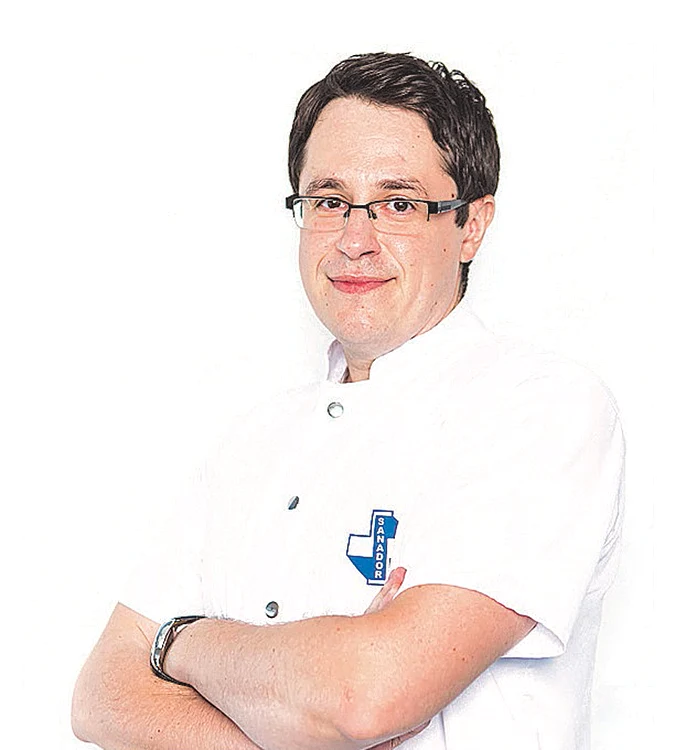 Dr. Emanuel Chitescu, medic primar O.R.L., Spitalul Clinic Sanador