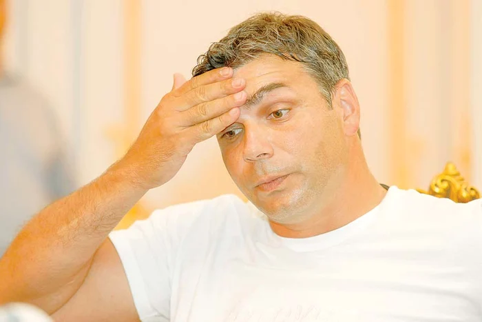 
    Olăroiu e cel  mai bine plătit  antrenor român  