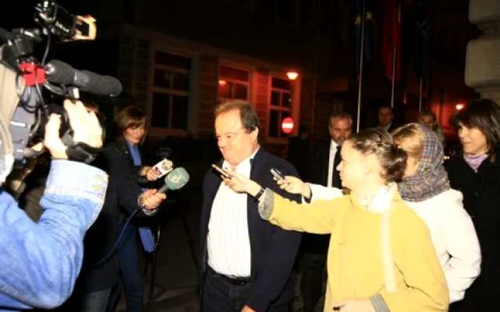 Conducerea PDL nu ia decizii importante pe stomacul gol. Foto: Petrică Tănase