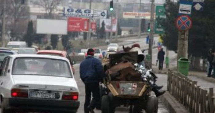 Magneţii au folosit o căruţă ca să-şi transporte prada