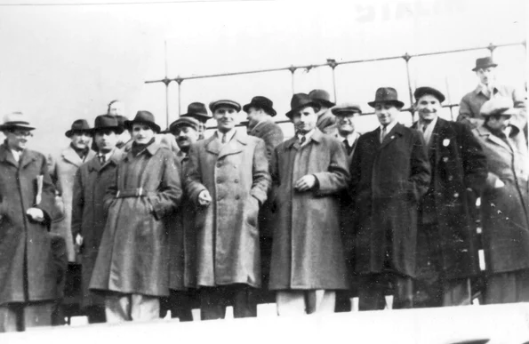 București, 7 noiembrie 1947. Sărbătorirea a 30 de ani de la Victoria Marii Revoluții Socialiste din Octombrie (© „Fototeca online a comunismului românesc”, cota: 1/1947)