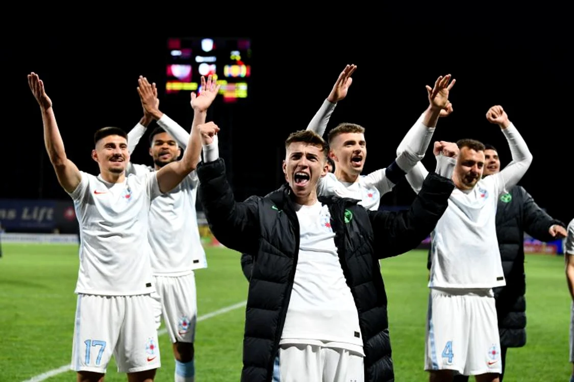 Bucuria jucătorilor de la FCSB după victoria de la Cluj, cu CFR (FOTO: Sportpictures)