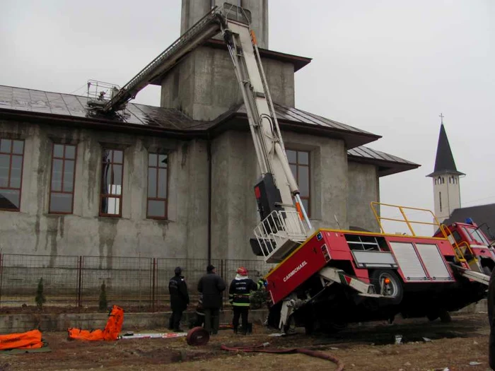 Incendiu la biserica părintelui Roman Pintea