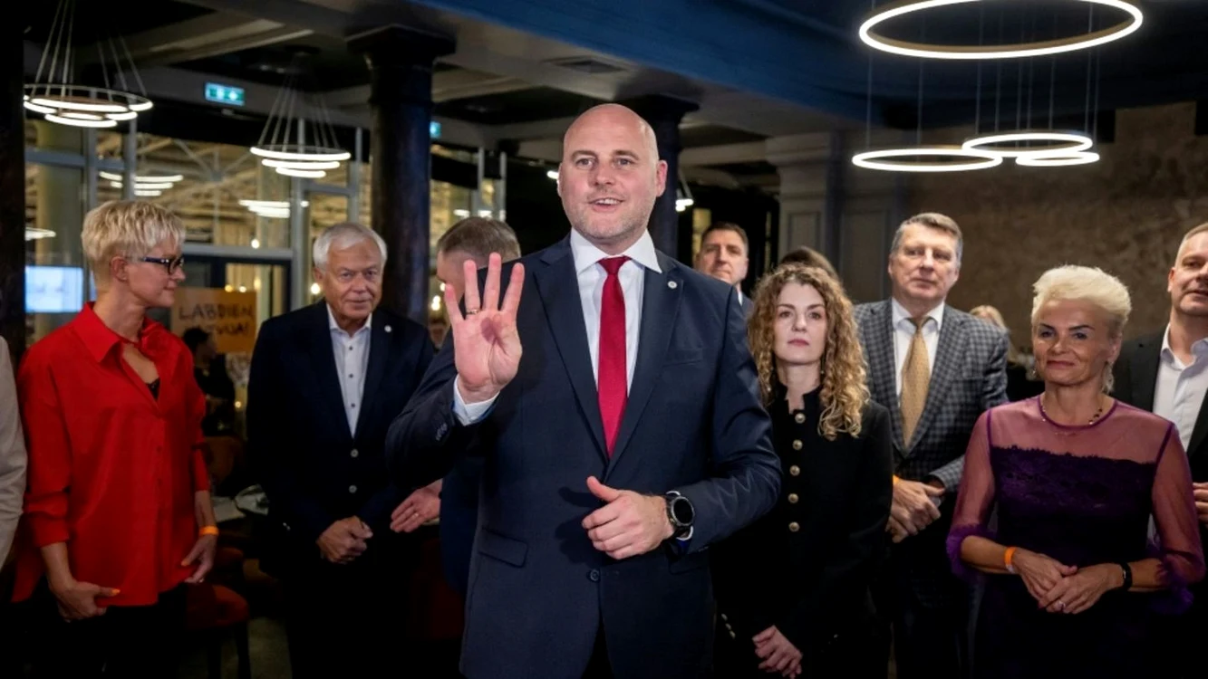 Andris Kulbergs recomandă ca europenii să bea "o bere mai puţin" în semn de solidaritate cu Ucraina.