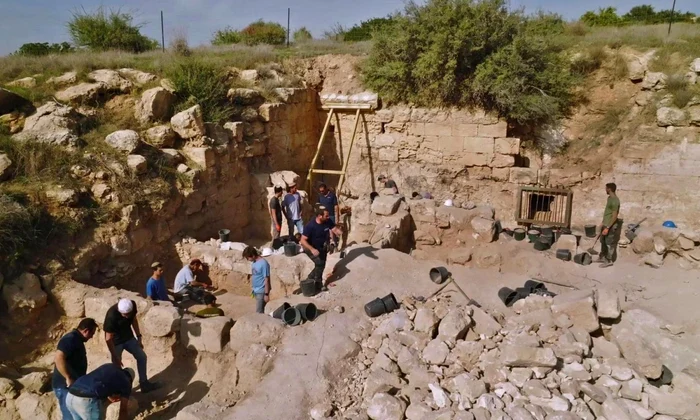 „Mormântul Salomeei”, una dintre moașele prezente la nașterea lui Iisus, descoperit în Israel  (foto: Emil Aladjem, Israel Antiquities Authority)