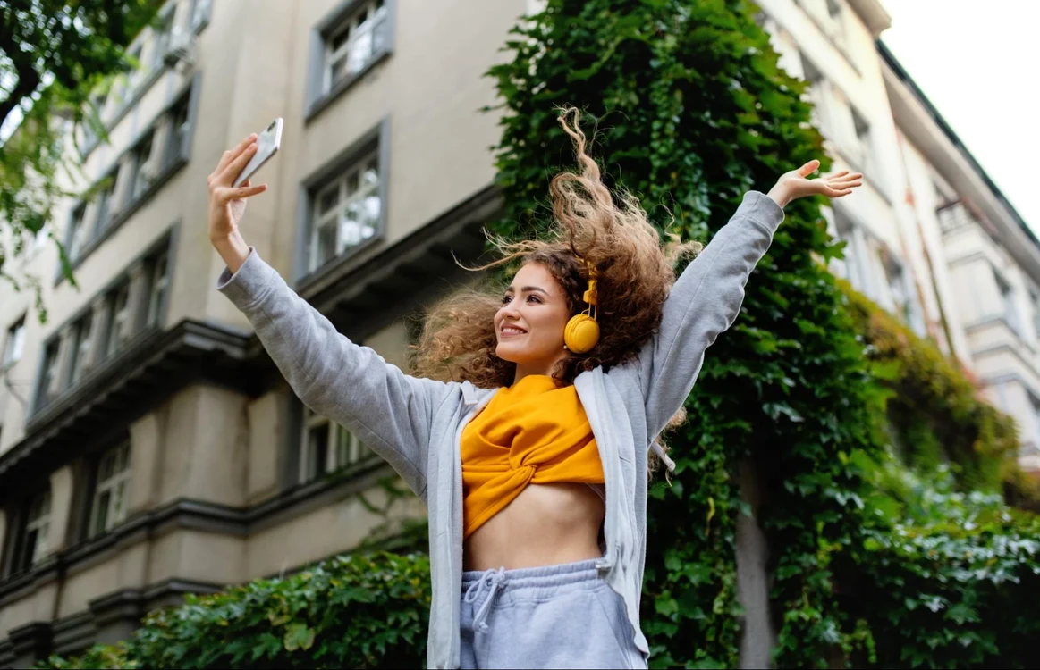okmagazine ro  Gadgeturile vedetă ale acestei primăveri cum îți transformi rutina zilnică într o experiență premium jpg