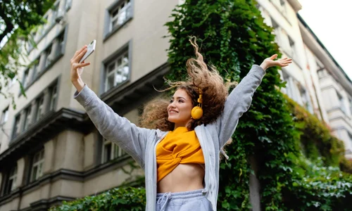 okmagazine ro  Gadgeturile vedetă ale acestei primăveri cum îți transformi rutina zilnică într o experiență premium jpg