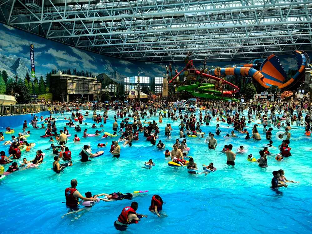 Așa arăta în weekend parcul acvatic din Dujiangyan (Foto: Profimedia)