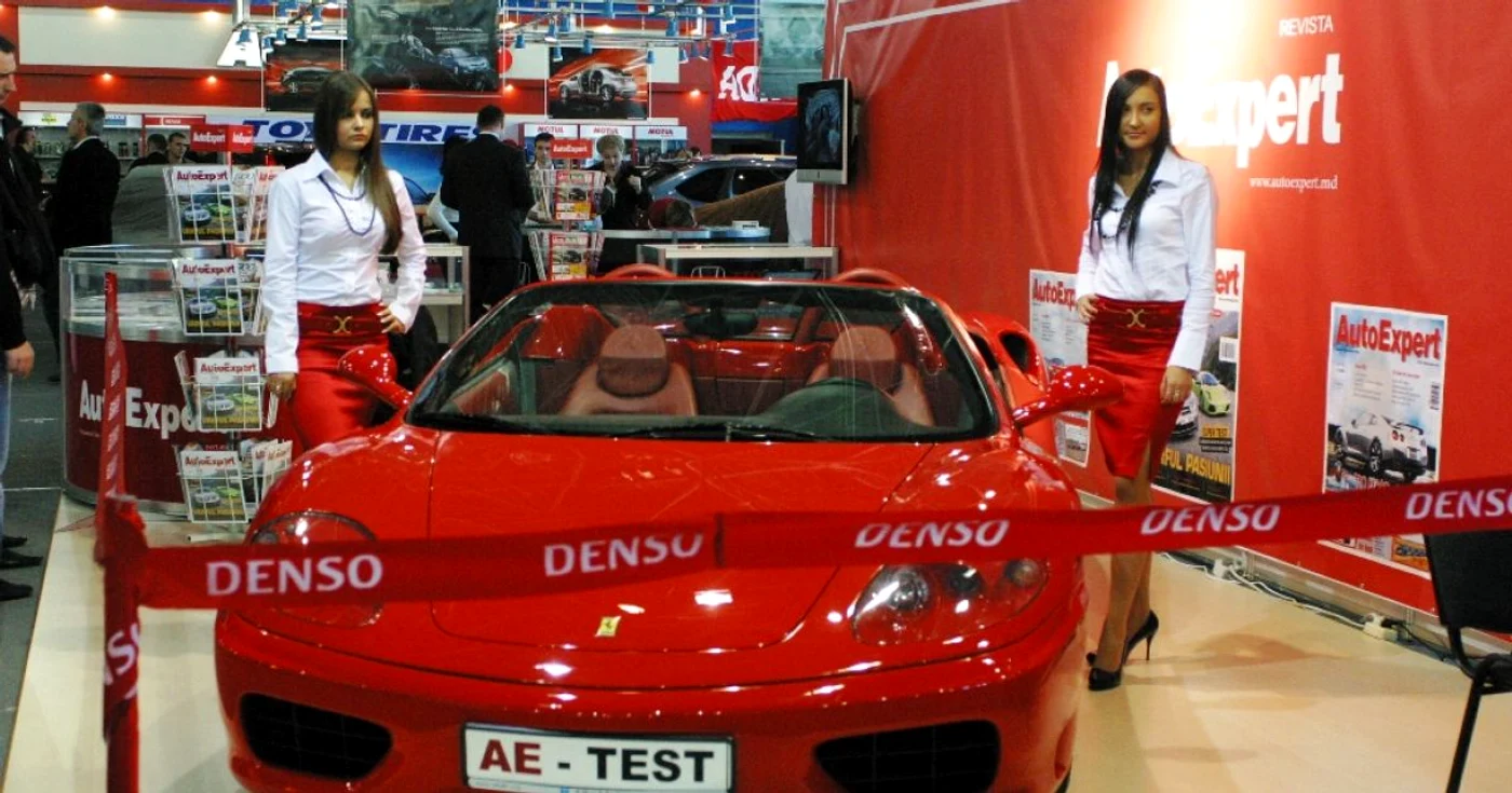Pentru unii oficiali nici automobilele Ferrari nu sunt maşini de lux FOTO Tudor Iovu