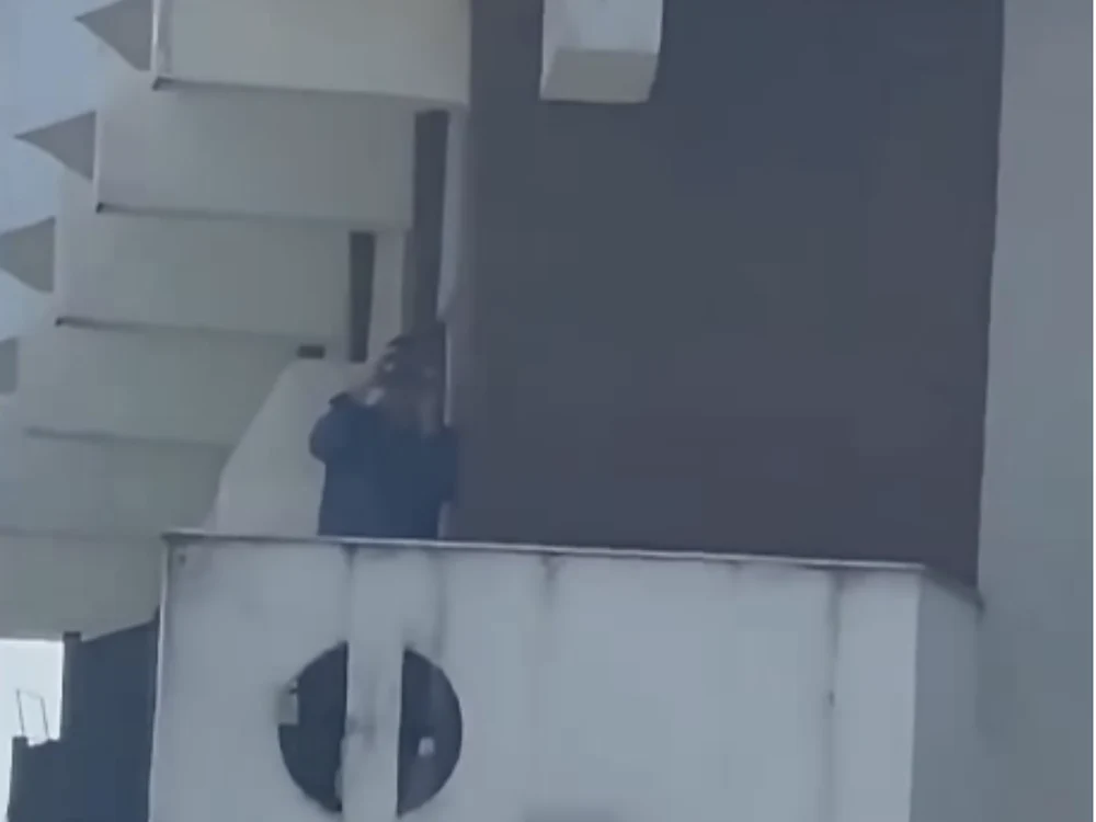 Acuzații de voyeurism la Stațiunea Nicolina: pensionari reclamați că se uitau cu binoclul pe plajă. „Mi-a arătat bisericile”